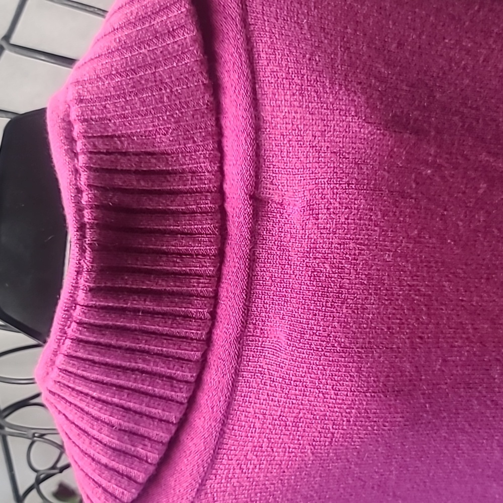 Bloomingdale's Pink Cashmere Sweater - Picture 9 of 9